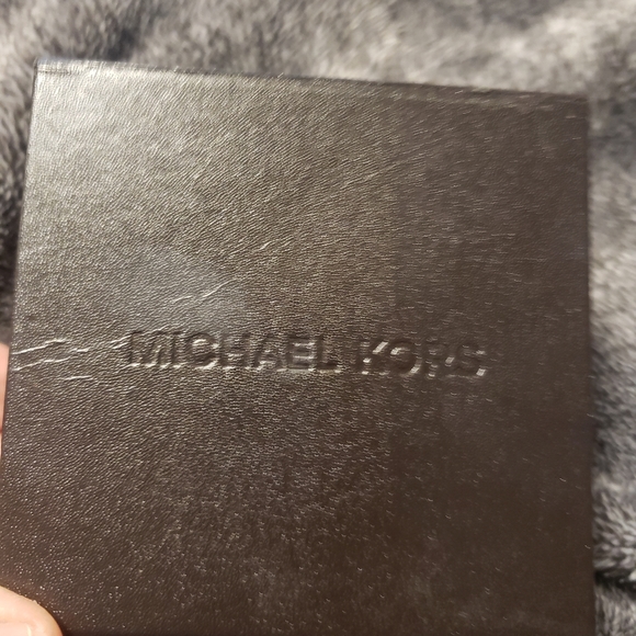 Michael Kors cuff bracelet in gold - Picture 5 of 6